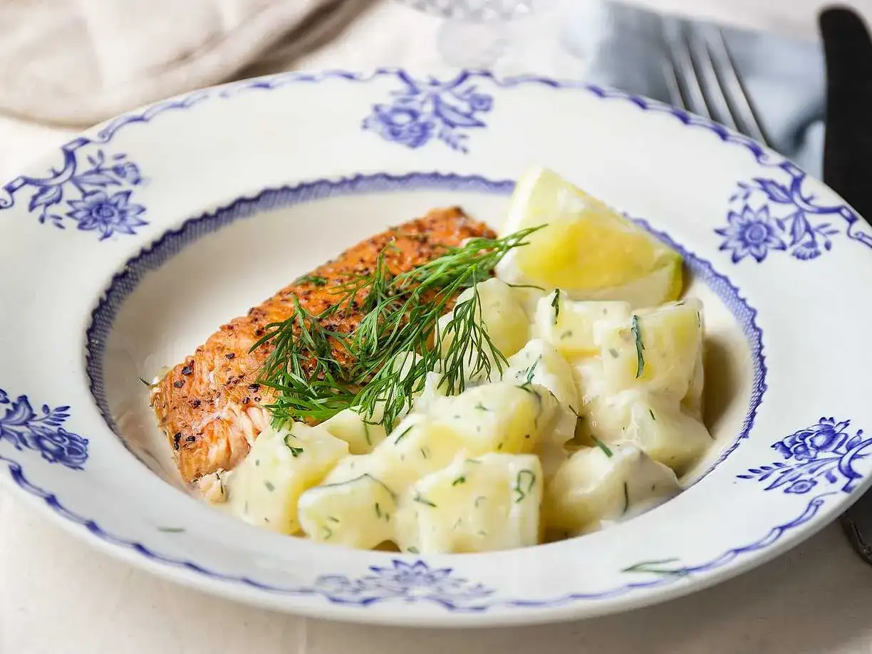 Dillstuvad potatis som blir krämig och håller formen