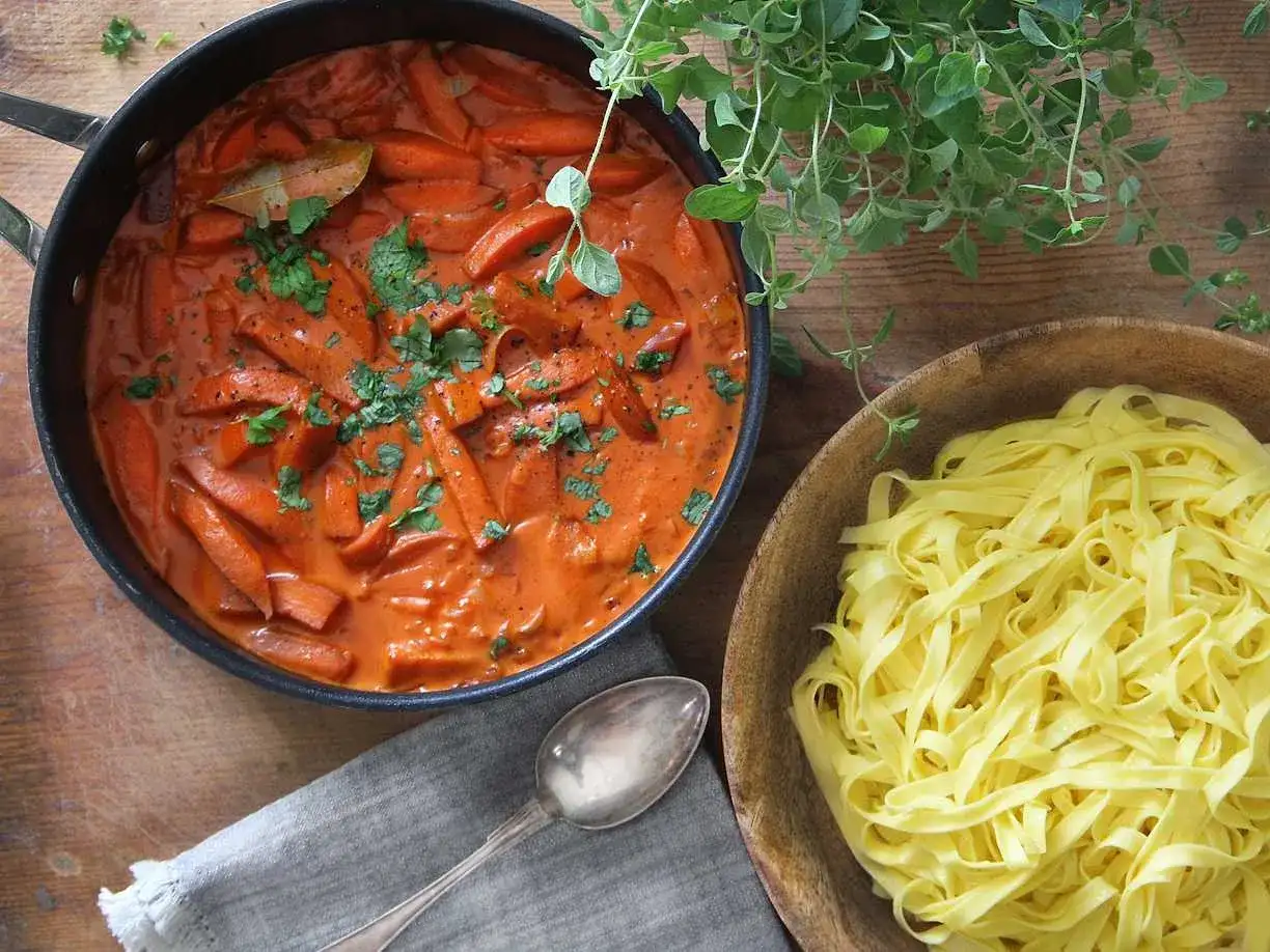 Korvstroganoff på 25 minuter - krämigt vardagsrecept