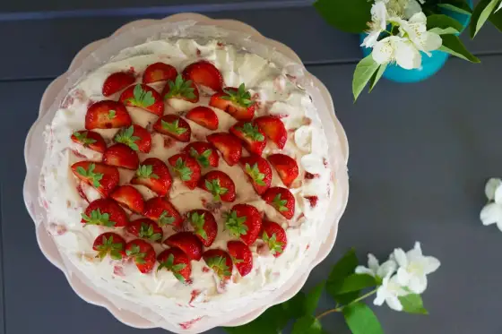 Jordgubbstårta - Receptet för en perfekt sommarfika